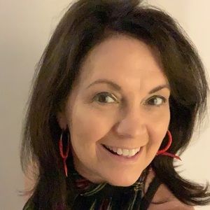 Meet your Posher, Denise